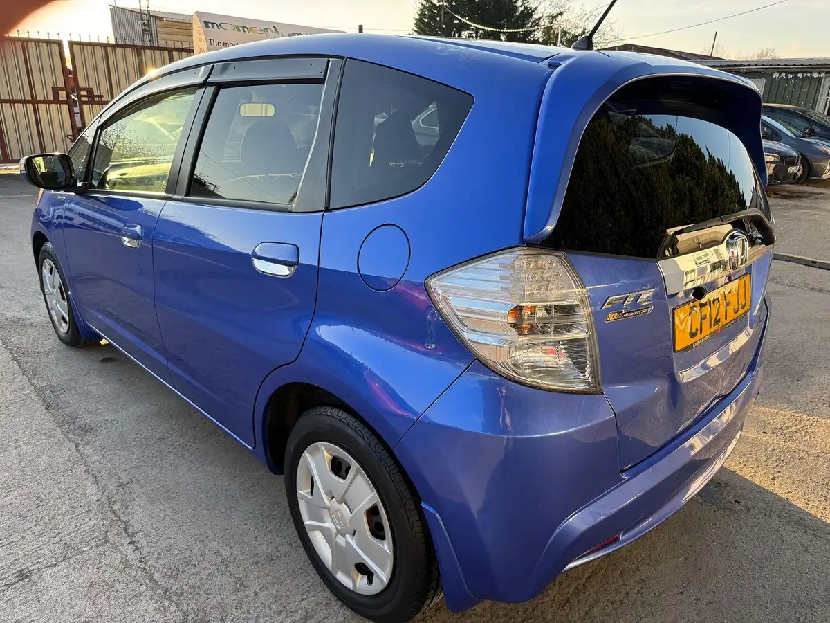 2012-honda-fit-13-hybrid-jazz-big-39