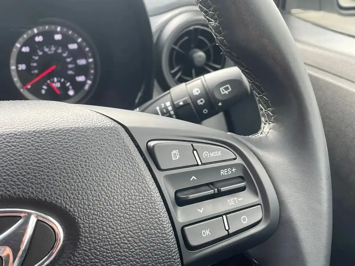 2023-hyundai-i10-12-se-connect-auto-big-19