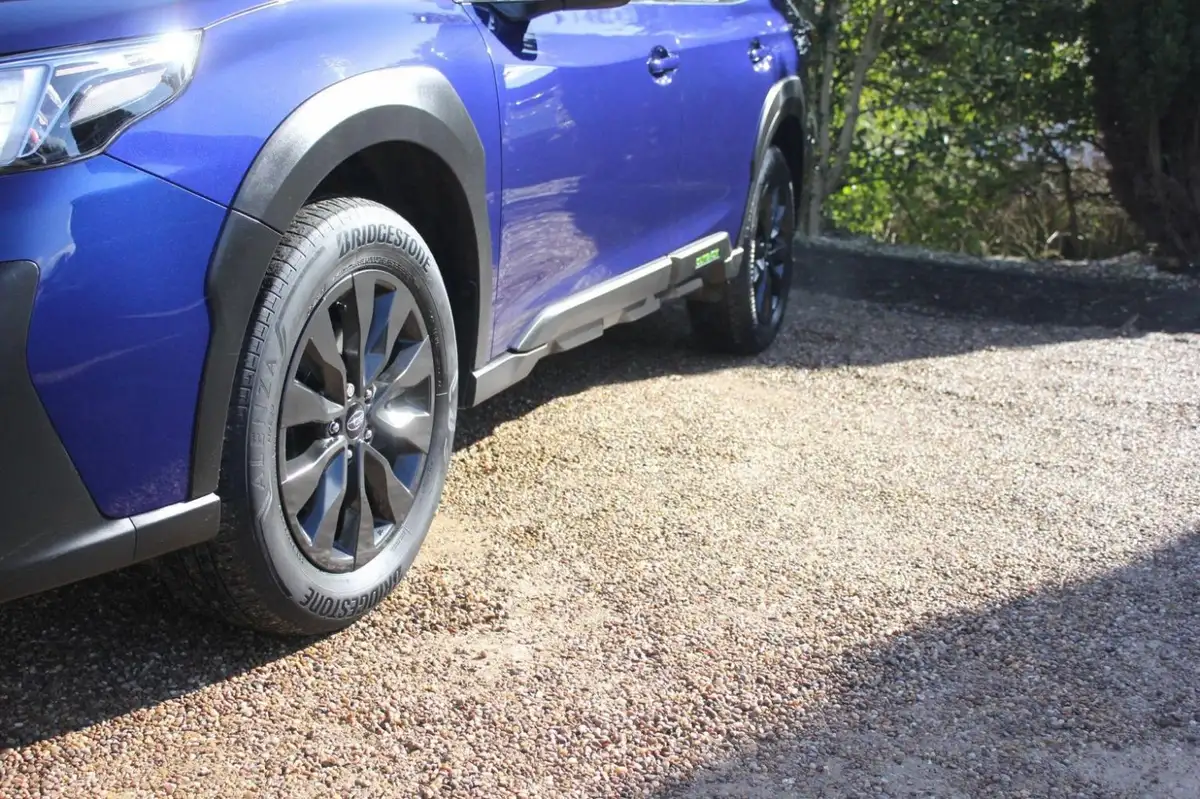 2023-subaru-outback-25i-field-big-14