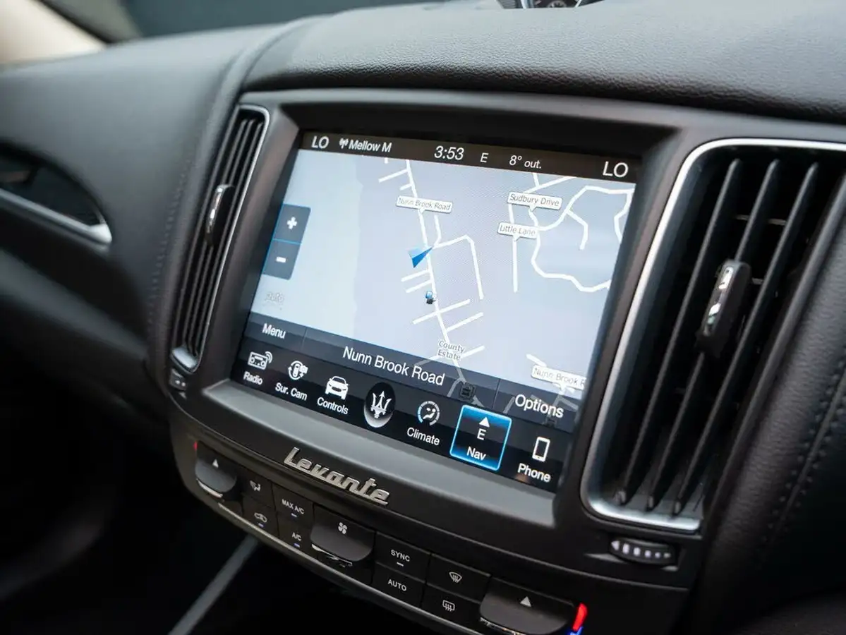 2018-maserati-levante-30-gransport-nerissimo-edition-big-9