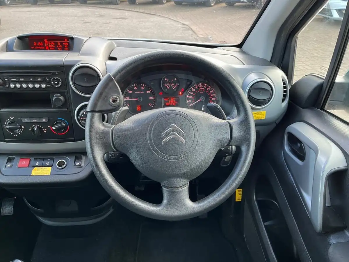 2017-citroen-berlingo-16bluehdi-multispace-feel-102ps-ss-etg6-big-15