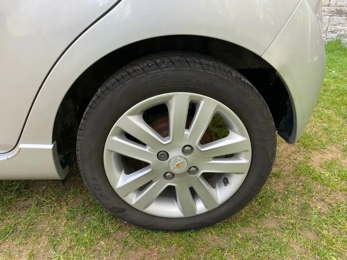 2013-chevrolet-spark-12-ltz-big-12