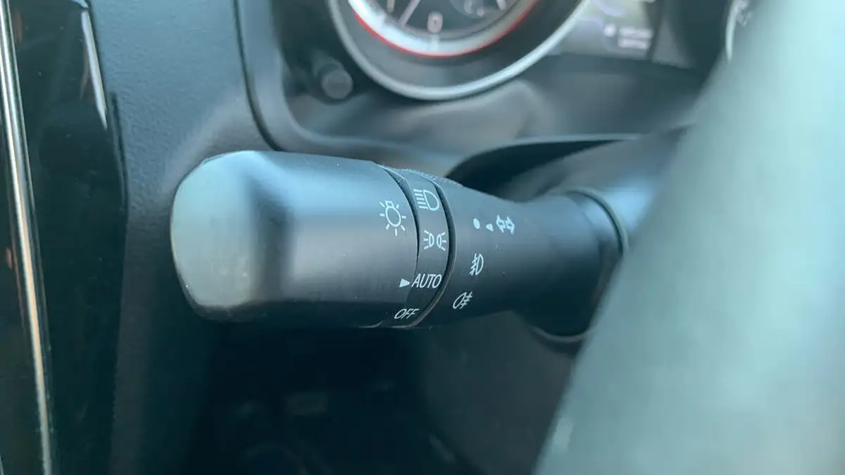 2017-suzuki-swift-10-boosterjet-sz5-shvs-big-26