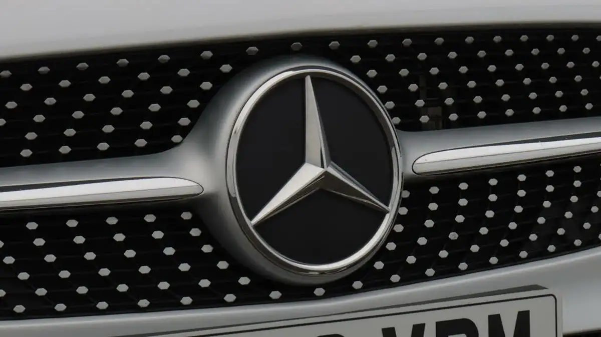 2020-mercedes-benz-a-class-13-a250e-amg-line-premium-plus-saloon-4d-big-23