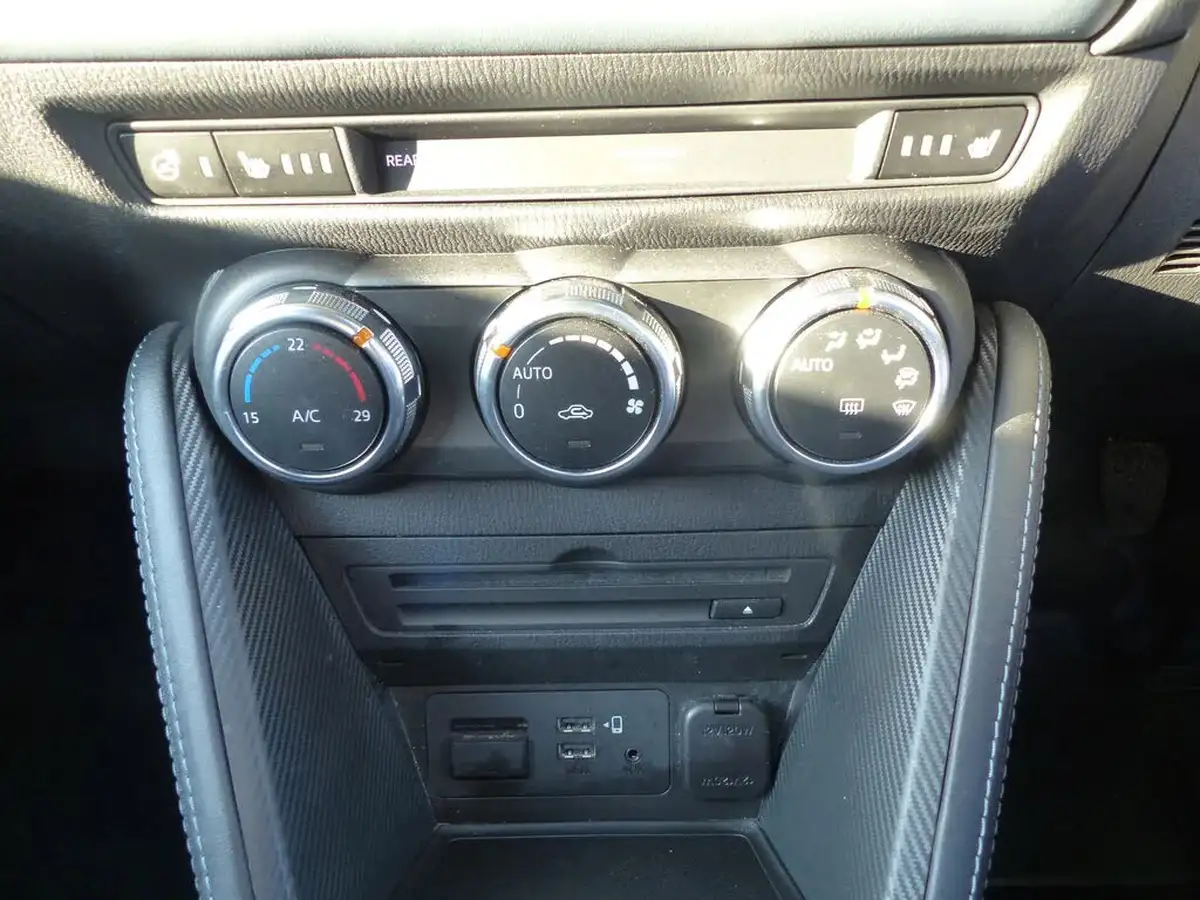 2020-mazda-mazda2-15-skyactiv-g-gt-sport-nav-light-stone-big-14