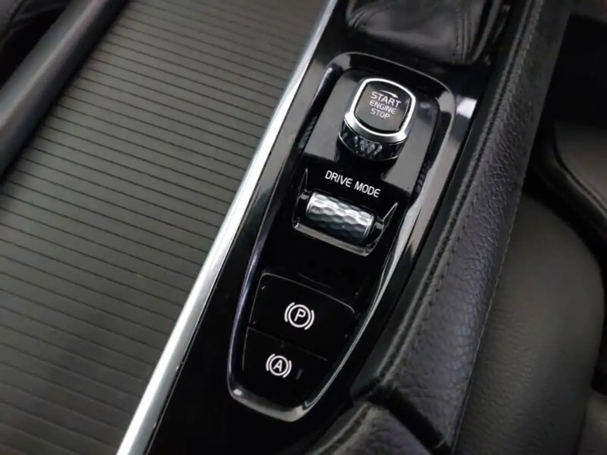 2020-volvo-s90-20td-d4-momentum-plus-big-14