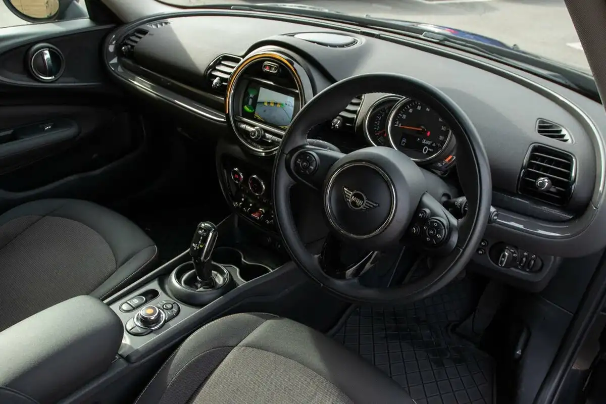 2018-mini-clubman-15-cooper-classic-ss-auto-big-4
