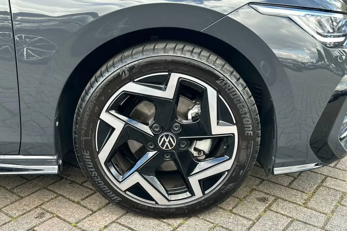 2024-volkswagen-golf-15-tsi-r-line-150ps-hatchback-big-8