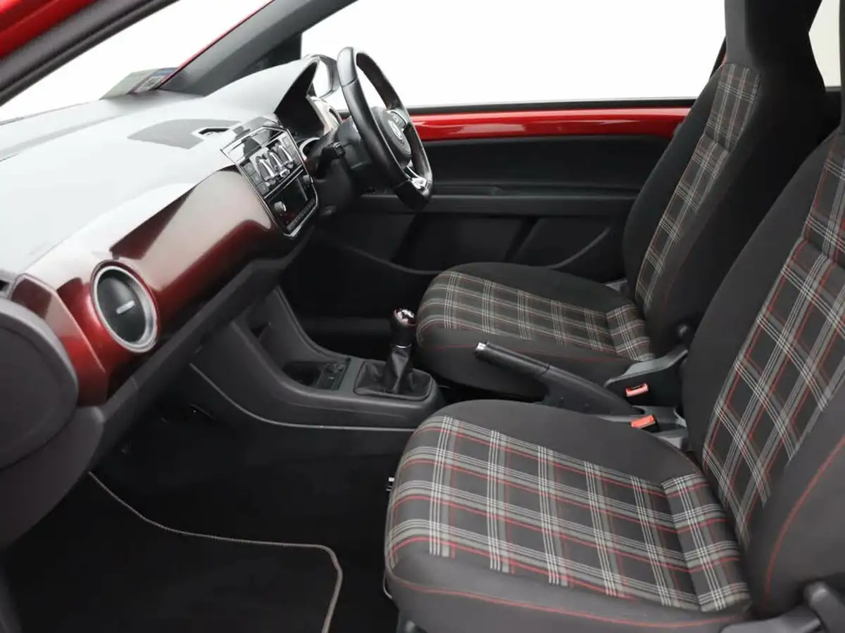 2018-volkswagen-up-10-gti-3d-big-12