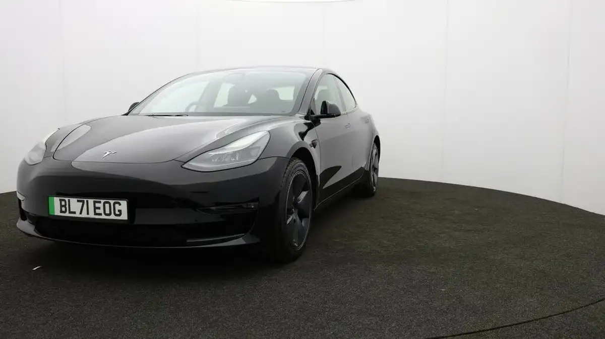 2022-tesla-model-3-e-long-range-big-57