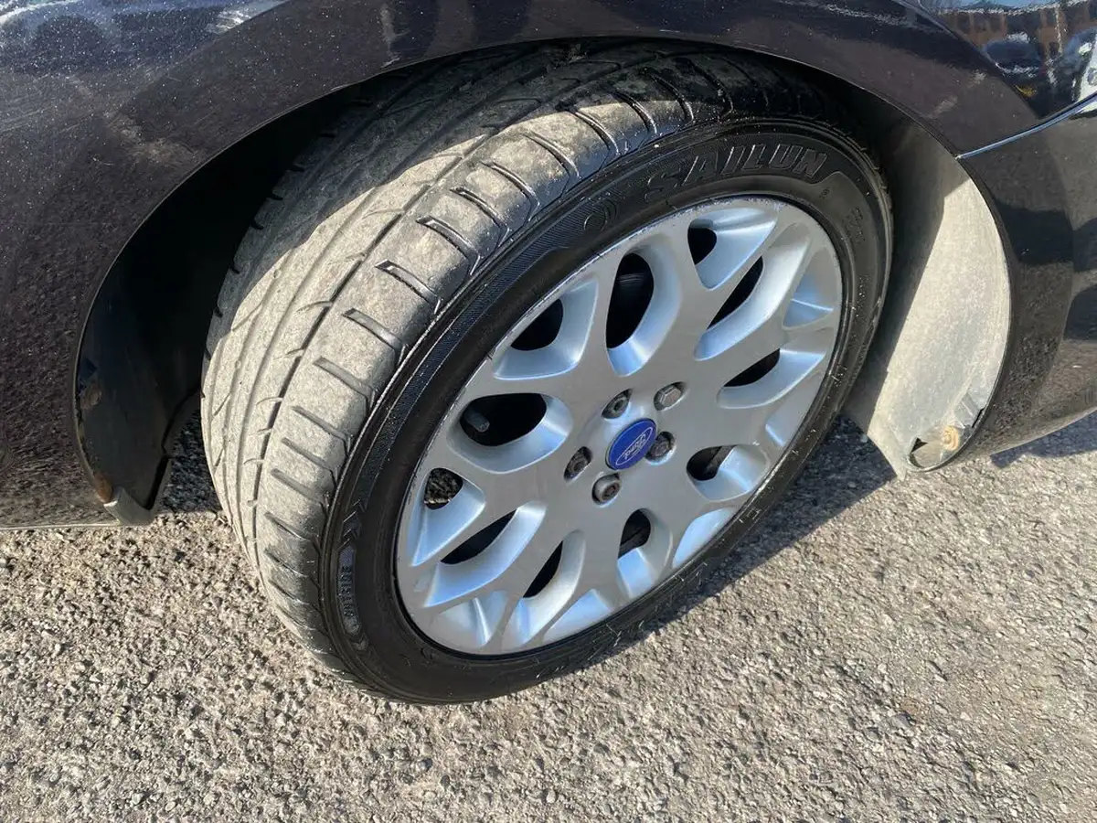 2009-ford-focus-16-zetec-hatchback-5d-big-56