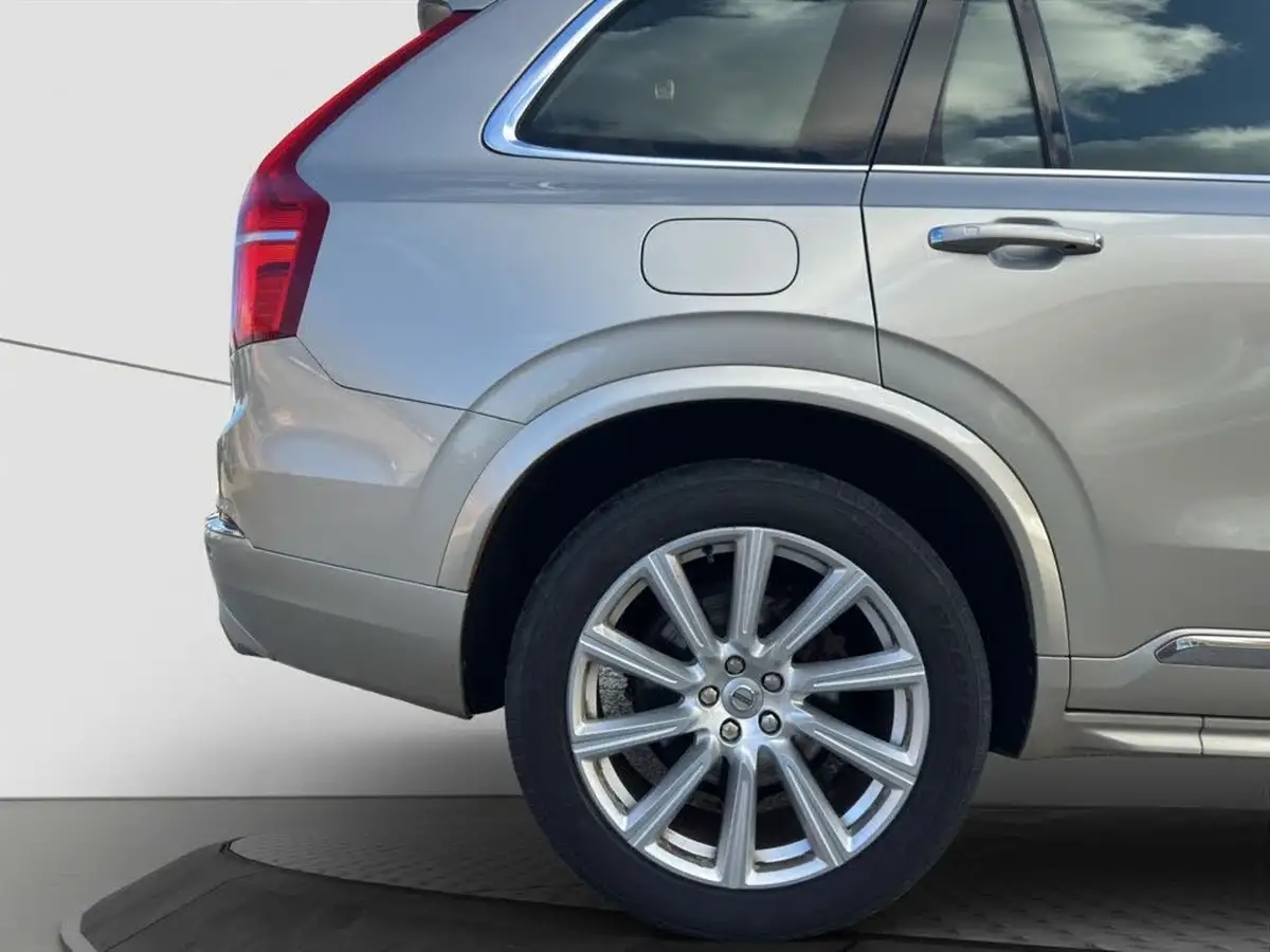 2015-volvo-xc90-20td-inscription-big-16