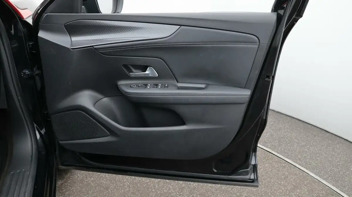 2022-vauxhall-mokka-e-sri-premium-big-15