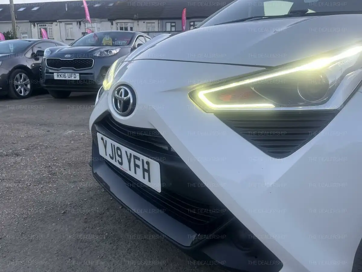 2019-toyota-aygo-10-vvt-i-x-play-big-7