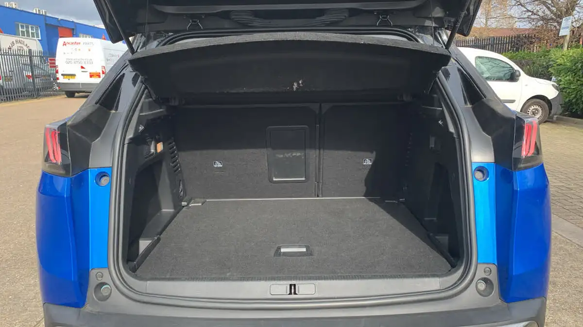 2021-peugeot-3008-suv-12-puretech-allure-premium-eat8-big-18