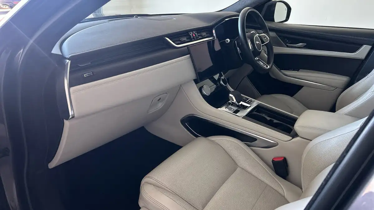 2021-jaguar-f-pace-20-d200-r-dynamic-hse-mhev-big-22