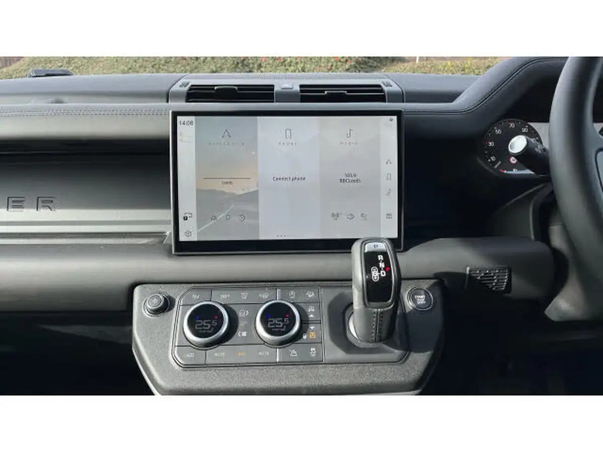 2024-land-rover-110-defender-30-d350-x-dynamic-hse-big-13