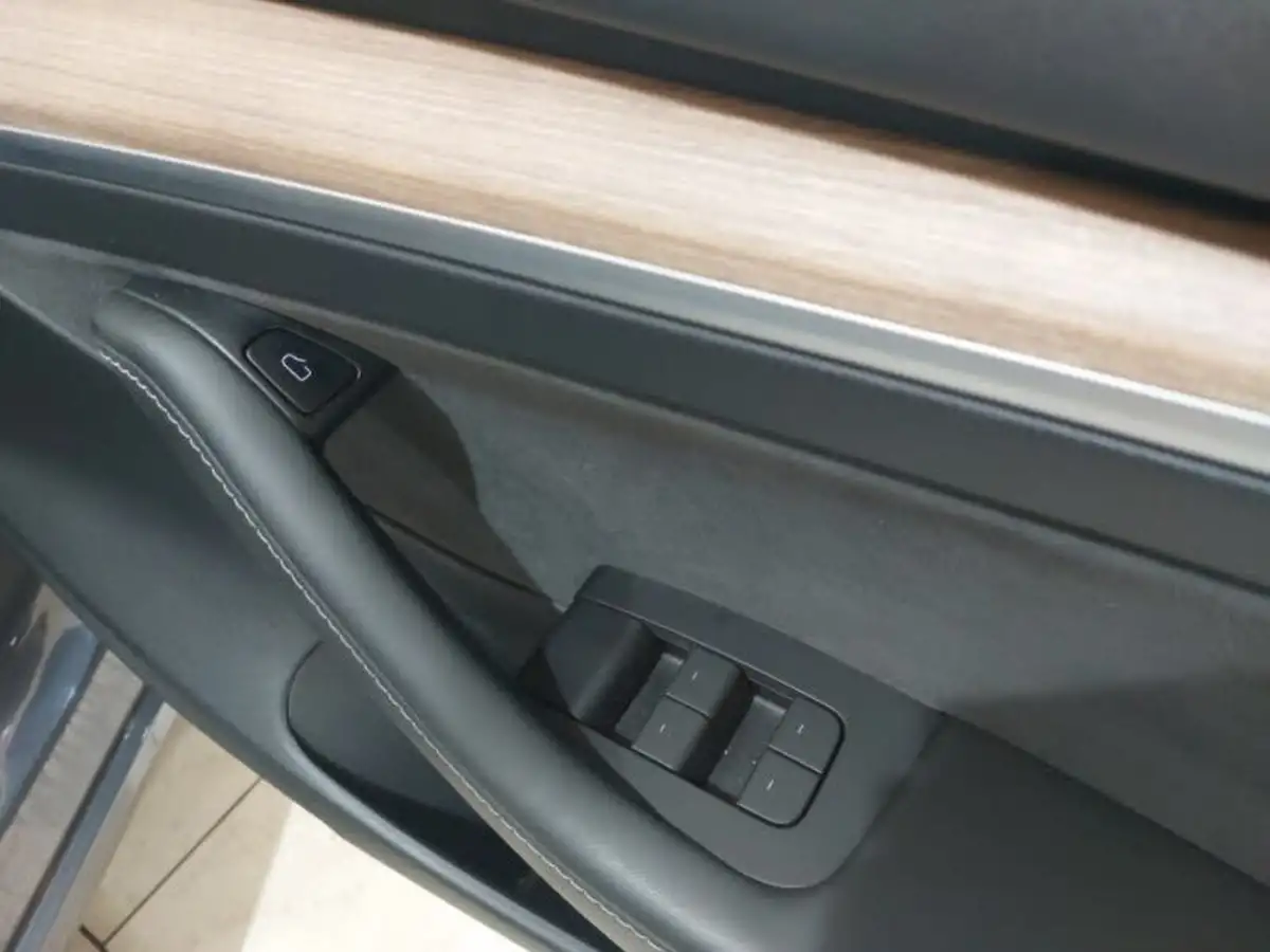 2021-tesla-model-3-e-long-range-awd-big-11