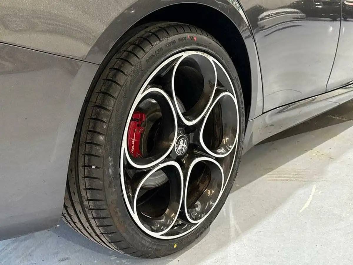 2022-alfa-romeo-giulia-20-sprint-197bhp-big-3