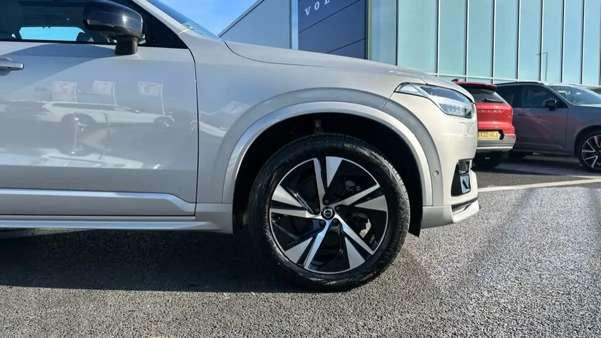 2024-volvo-xc90-20-b5-plus-big-15