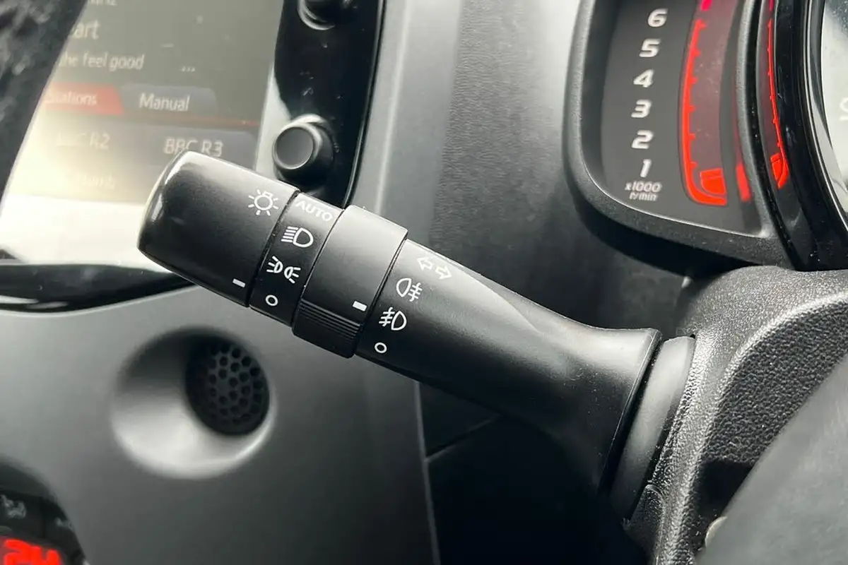 2018-toyota-aygo-10-vvt-i-x-plore-big-25