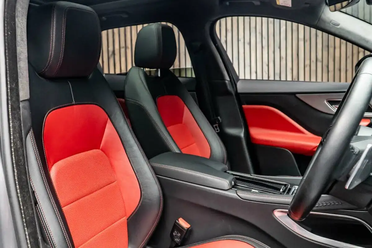 2019-jaguar-f-pace-20-i4d-chequered-flag-180ps-big-1