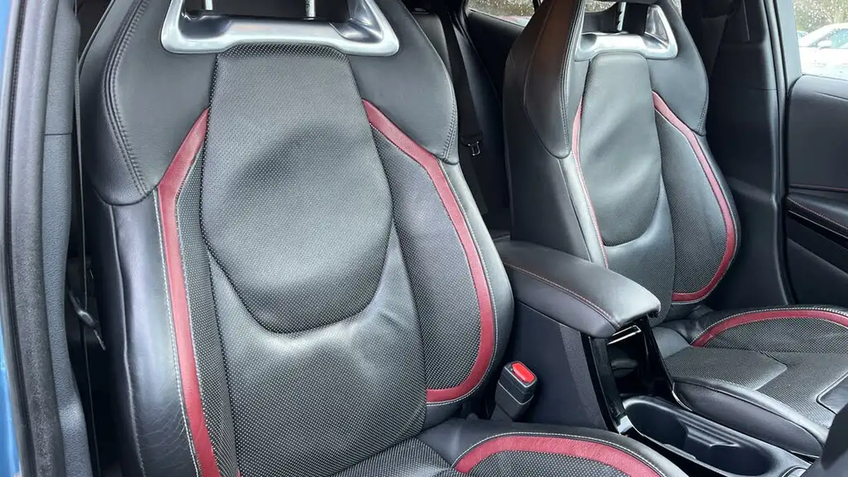 2021-toyota-corolla-18-vvt-i-excel-trk-hatchback-big-23