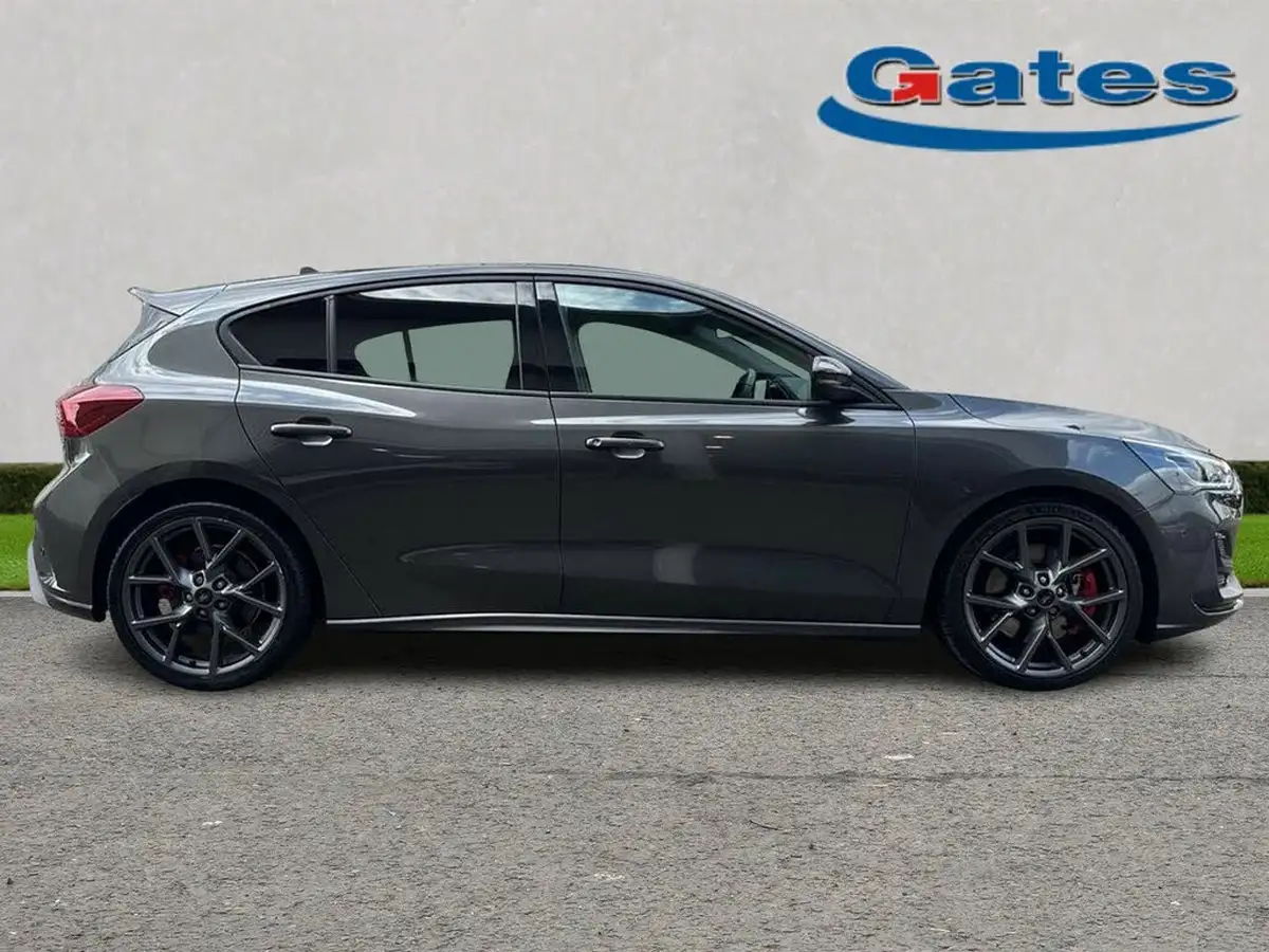 2022-ford-focus-23t-st-hatchback-auto-big-7