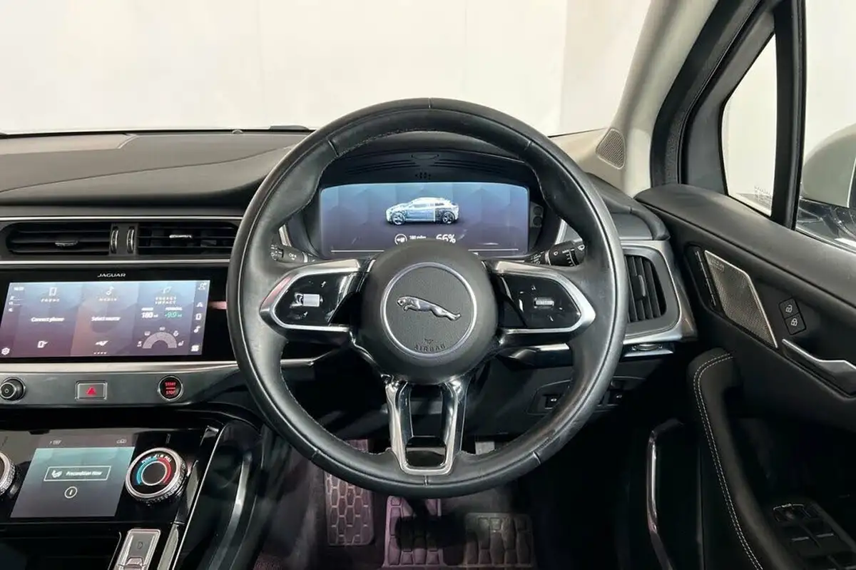 2022-jaguar-i-pace-ev400-hse-big-14