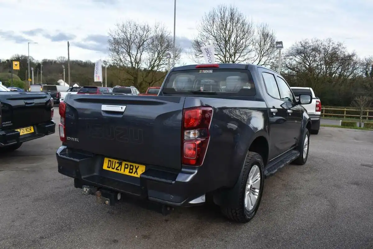 2021-isuzu-d-max-19td-dl20-double-pickup-big-11