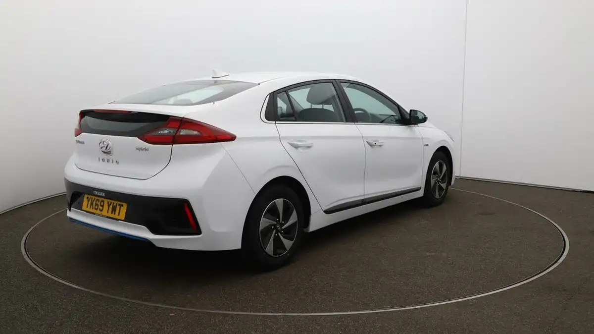 2019-hyundai-ioniq-16-gdi-premium-se-hybrid-big-7