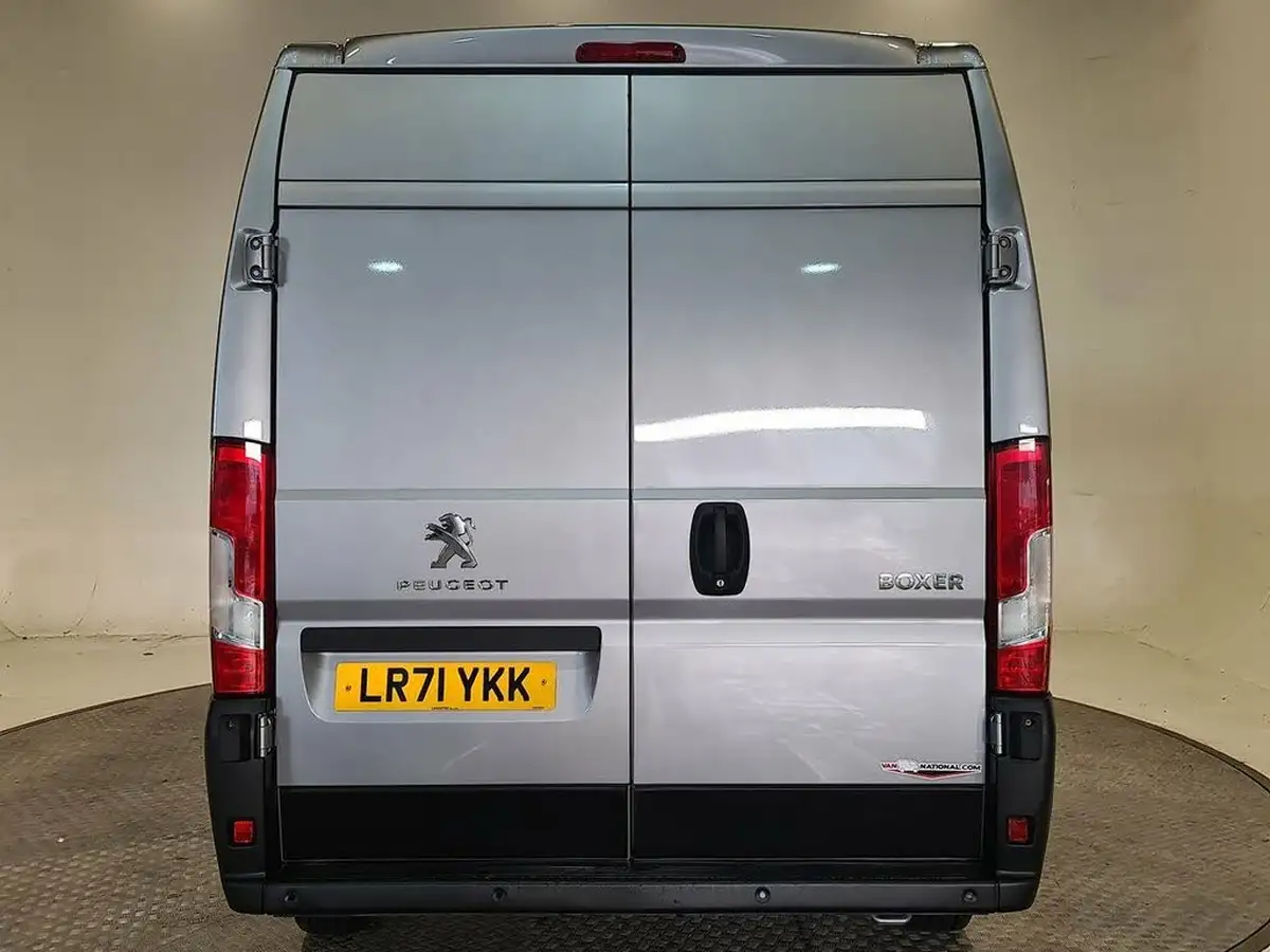 2021-peugeot-boxer-22-bluehdi-professional-335-l3-h2-140bhpeu6dt-panel-big-17