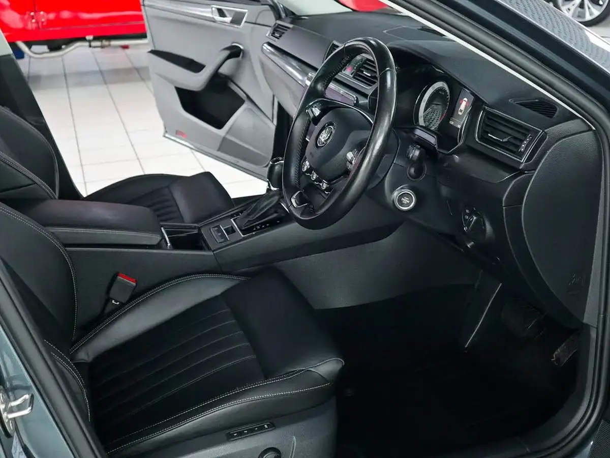 2020-skoda-superb-20tdi-se-l-150ps-estate-dsg-big-2