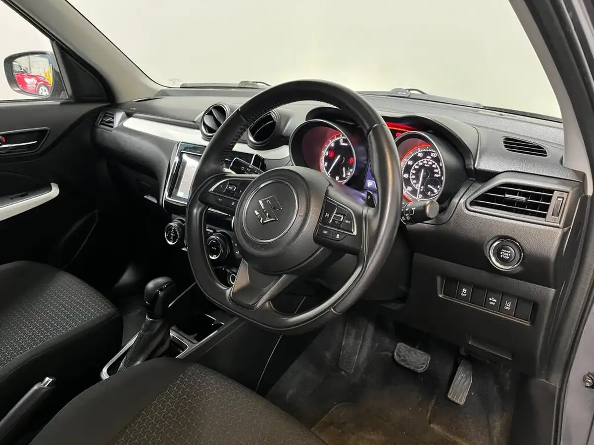 2018-suzuki-swift-10-boosterjet-sz5-111ps-auto-big-4