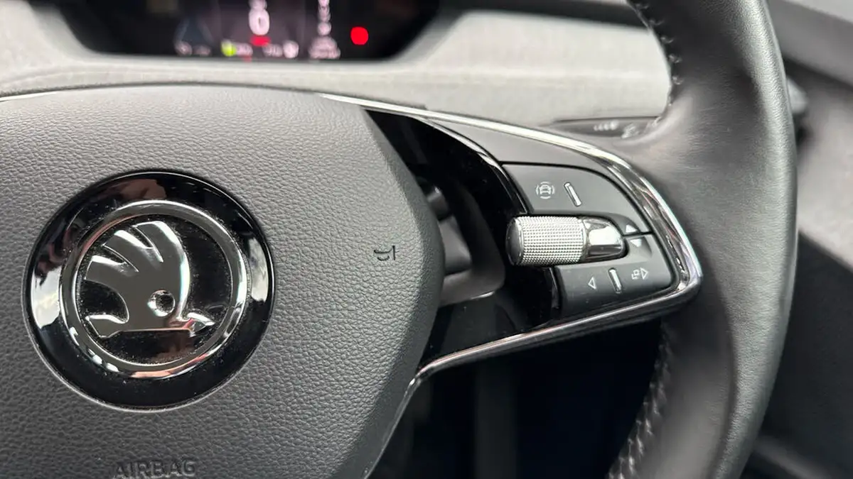 2022-skoda-enyaq-e-60-big-23