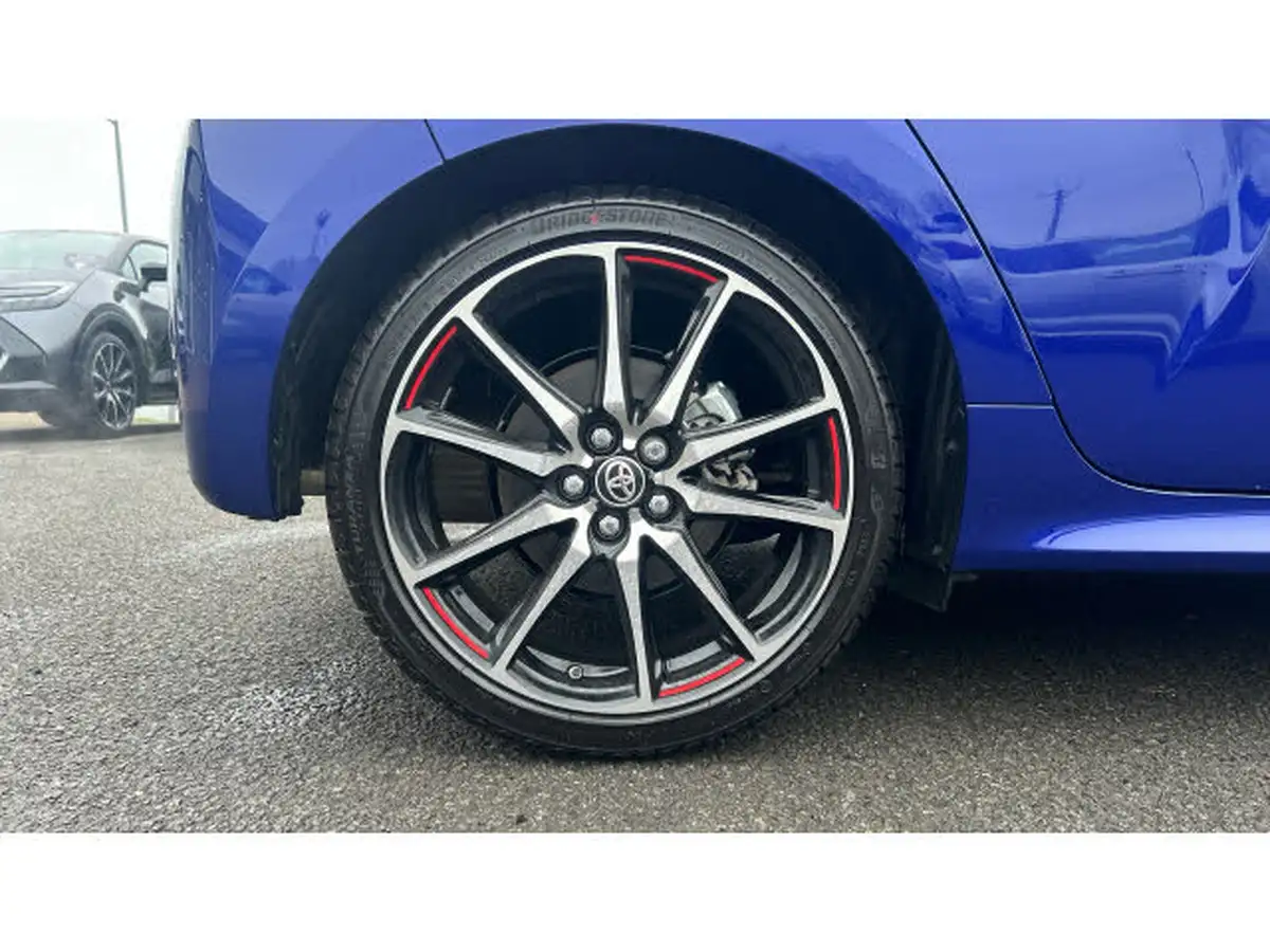 2024-toyota-yaris-15-vvt-i-gr-sport-128bhp-big-17