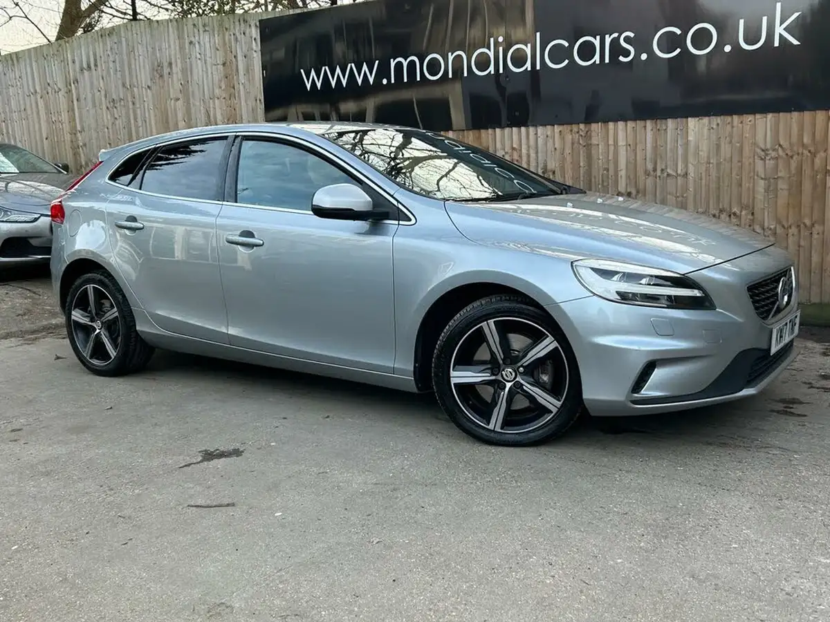 2017-volvo-v40-20td-d3-r-design-nav-plus-big-7
