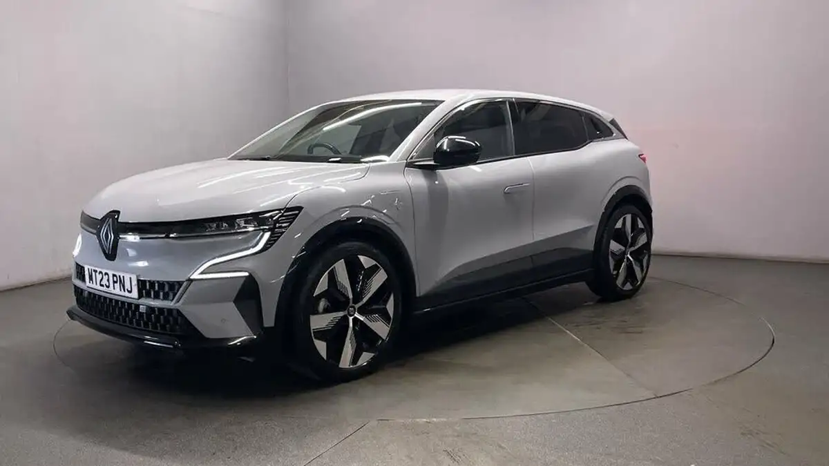 2023-renault-megane-e-tech-e-techno-big-3