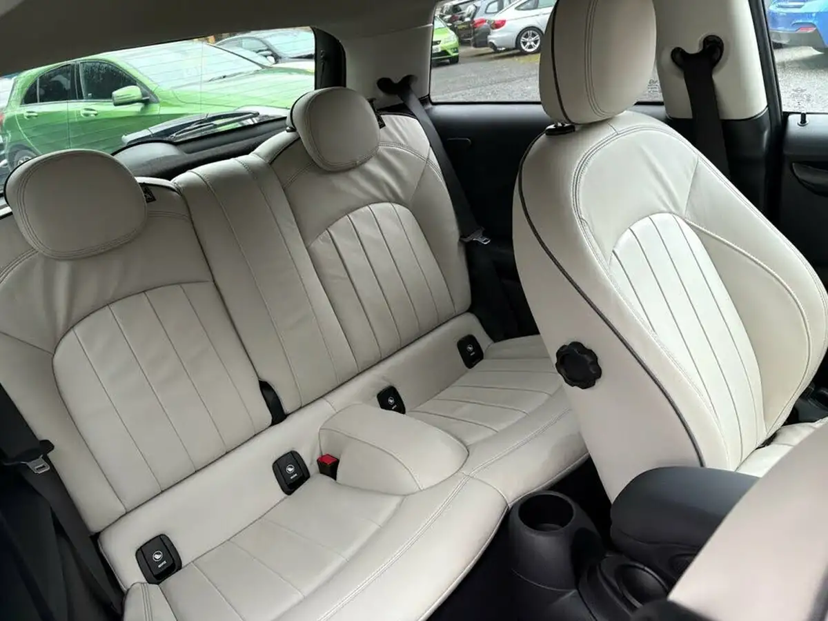 2019-mini-cooper-15-cooper-exclusive-134bhp-hatchback-3d-auto-big-4