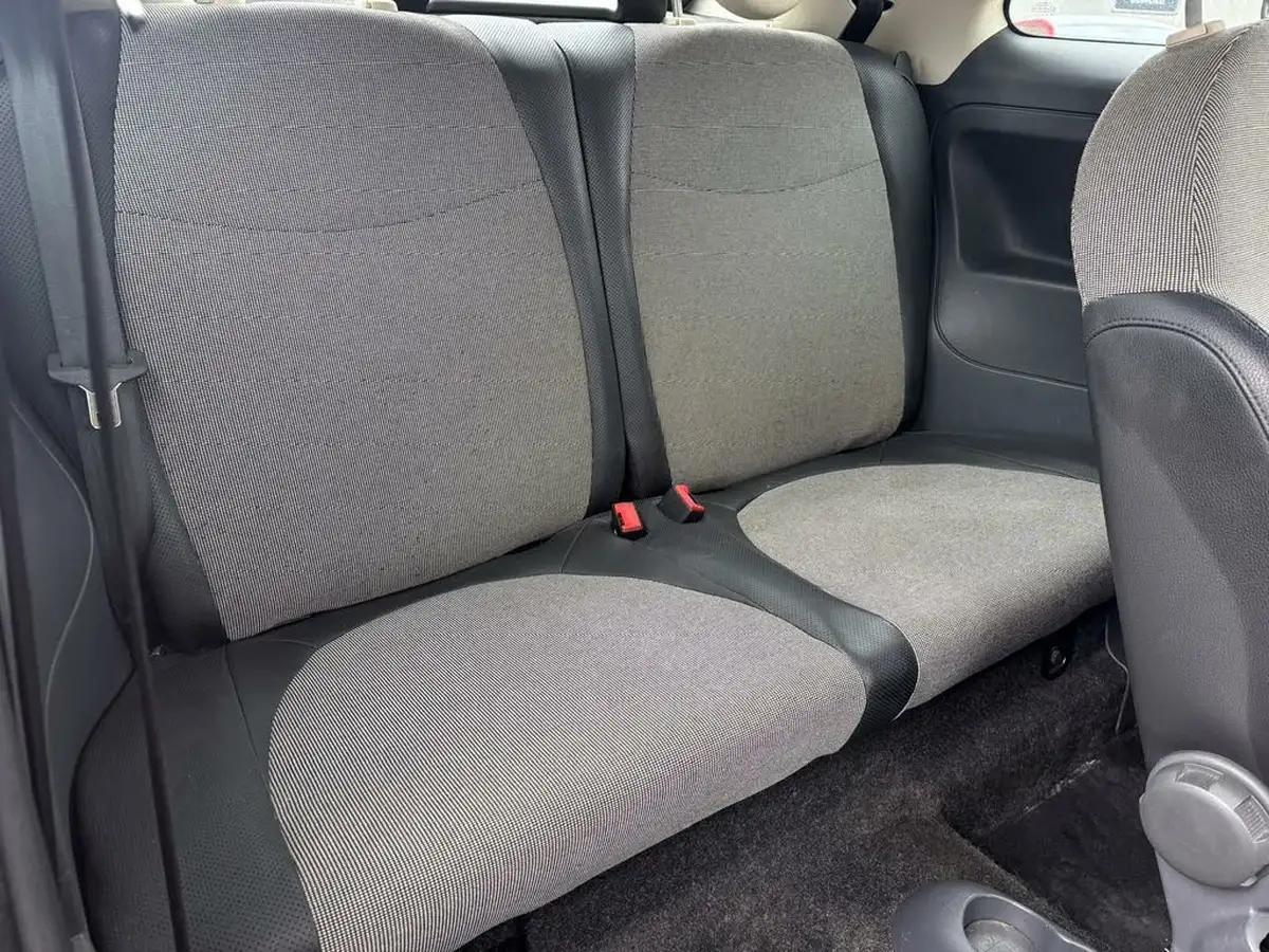 2010-fiat-500c-12-lounge-big-13
