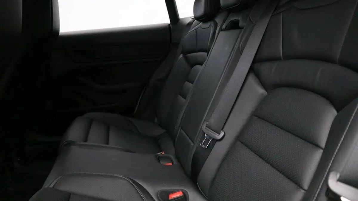 2023-porsche-taycan-e-4s-cross-turismo-big-4