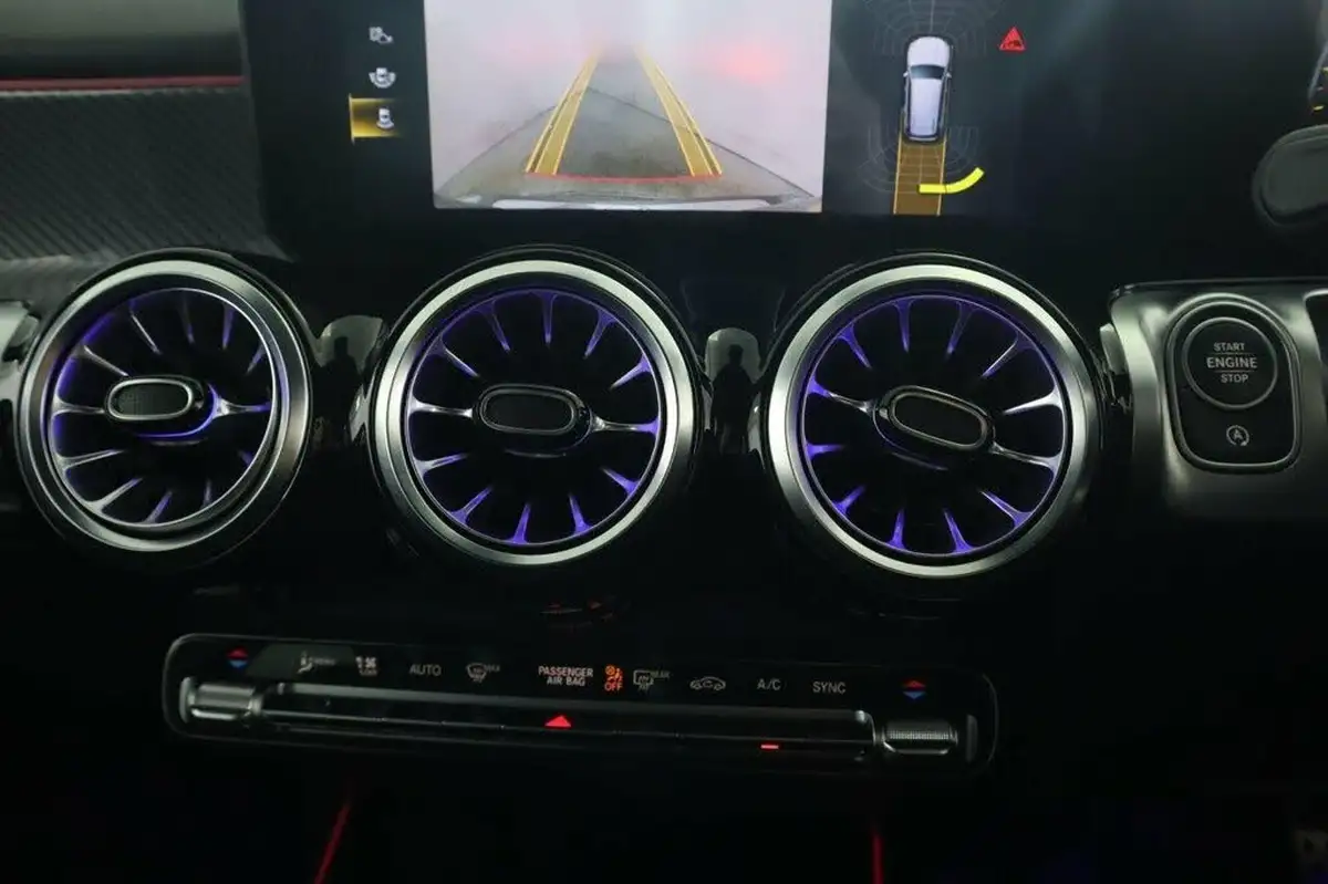 2022-mercedes-benz-glb-class-13-glb200-amg-line-premium-7g-tronic-big-30