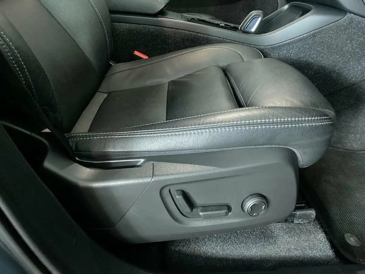 2021-volvo-xc40-e-p8-first-edition-big-25