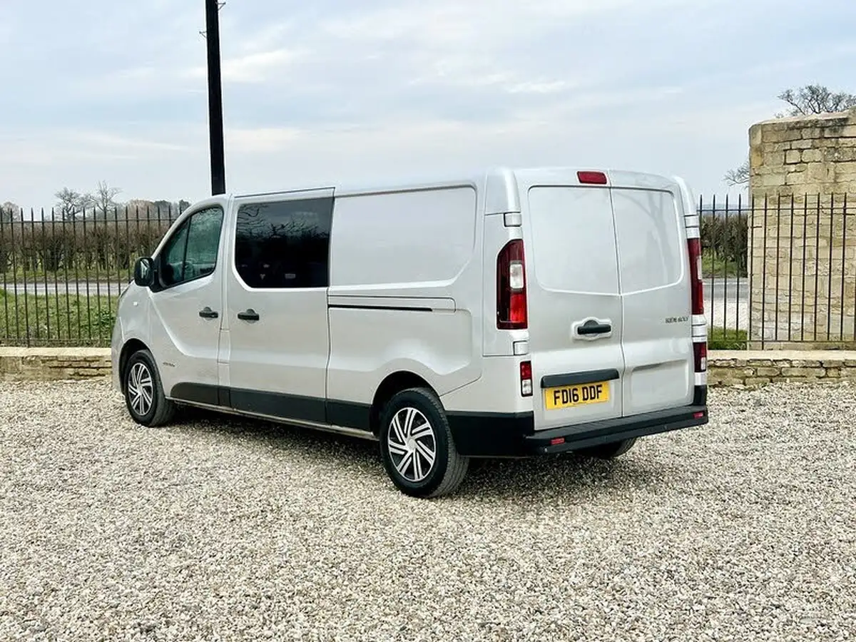 2016-renault-trafic-16dci-ll29-120-business-energy-crew-6-seats-big-2