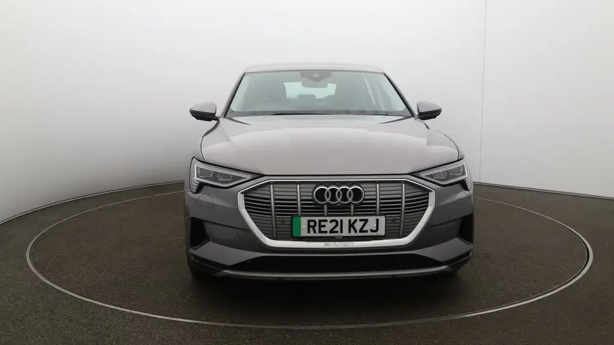 2021-audi-e-tron-55e-technik-station-wagon-big-33