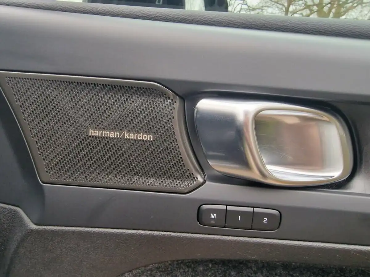 2023-volvo-c40-e-recharge-ultimate-228bhp-big-28