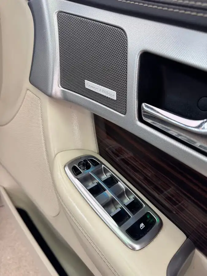 2011-jaguar-xf-30td-s-portfolio-big-15