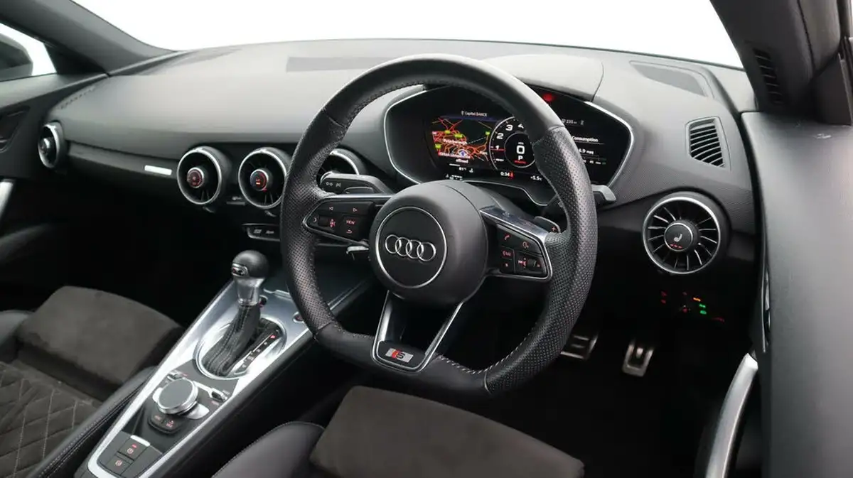 2019-audi-tt-coupe-20-40-tfsi-black-edition-big-9