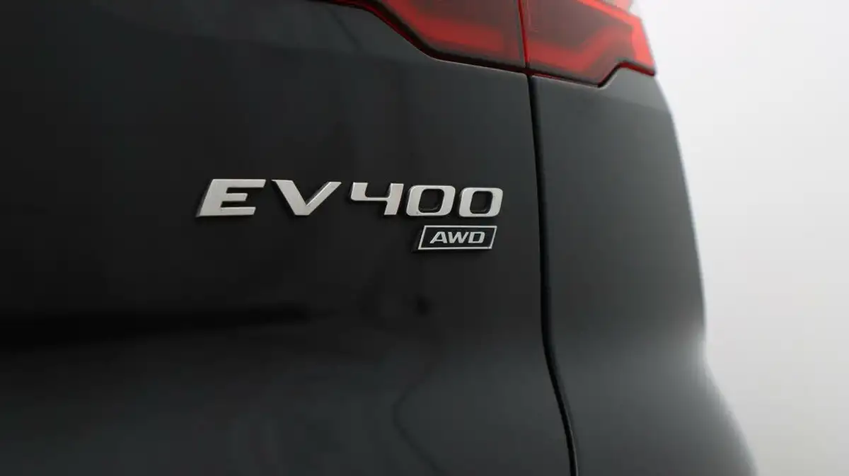 2022-jaguar-i-pace-ev400-hse-big-22
