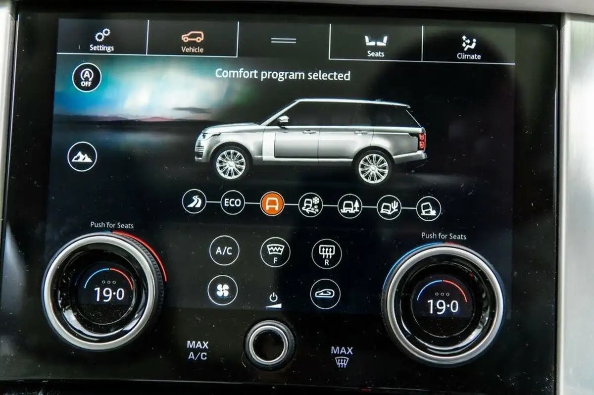 2021-land-rover-range-rover-30-d300-westminster-big-41